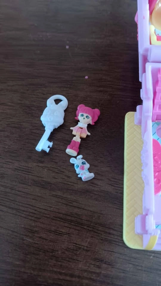 Shopkins Lil' Secrets Secret Shop Bunny Bow-tique - photo 4