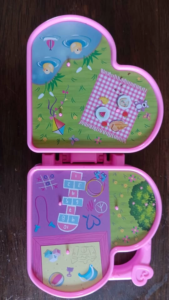 Polly Pocket Heart Compact Playset with Accessories - photo 4