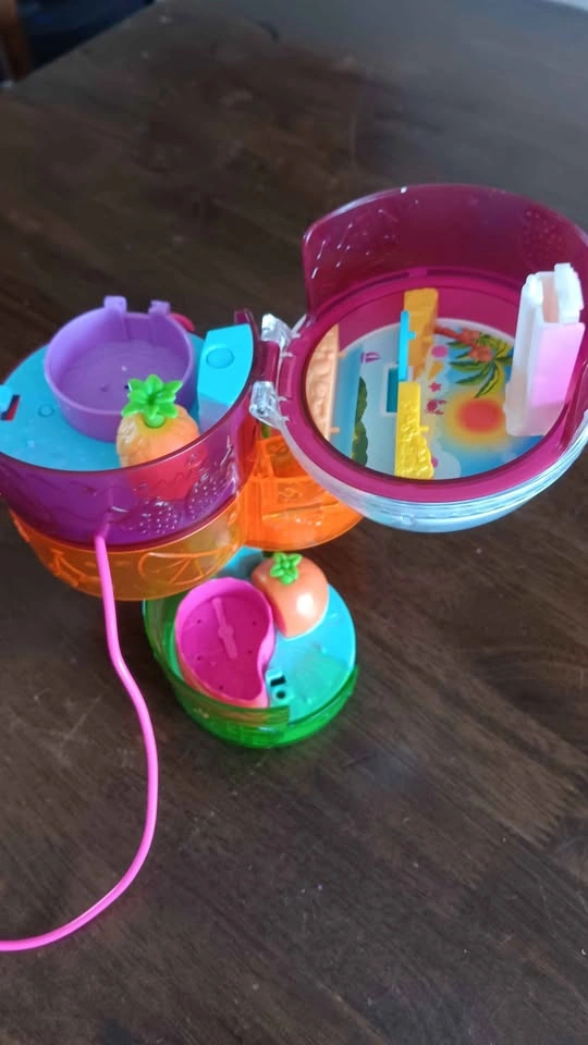 Polly Pocket Spin 'n Surprise Smoothie Playset - photo 2