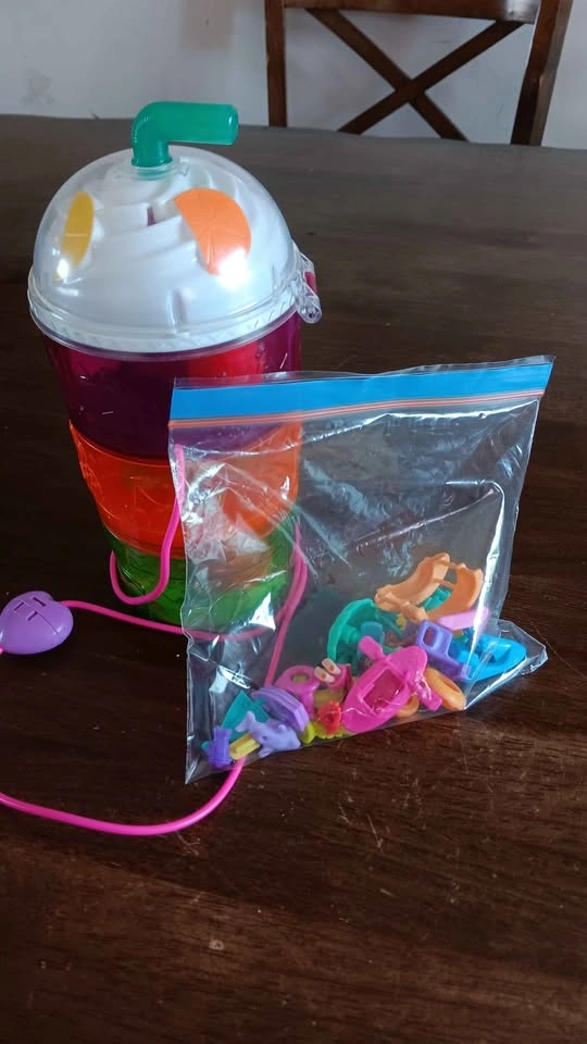 Polly Pocket Spin 'n Surprise Smoothie Playset - photo 5