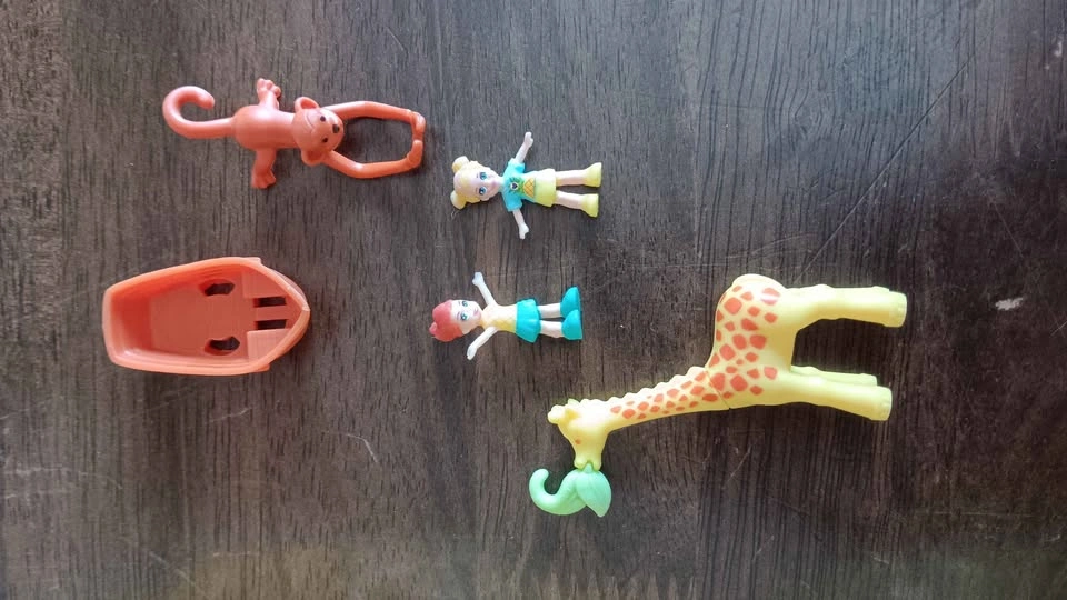 Polly Pocket Tropical Pineapple Wearable Purse Playset - photo 3