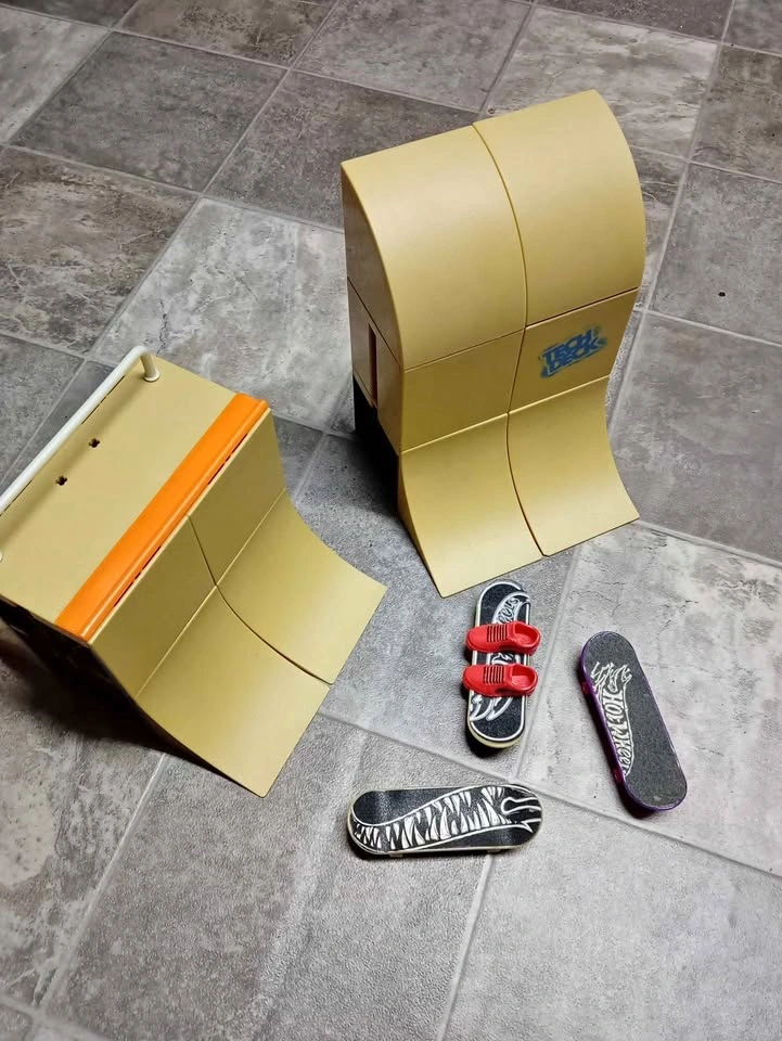 Tech Deck/Hot Wheel Skateboard set