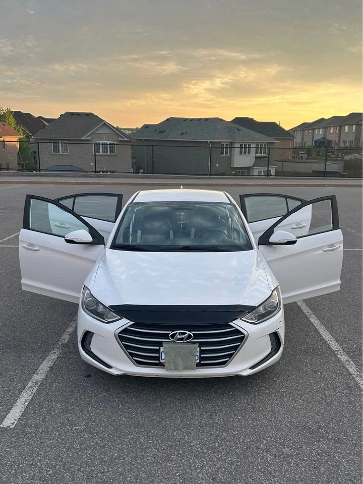 2018 Hyundai Elantra - photo 2
