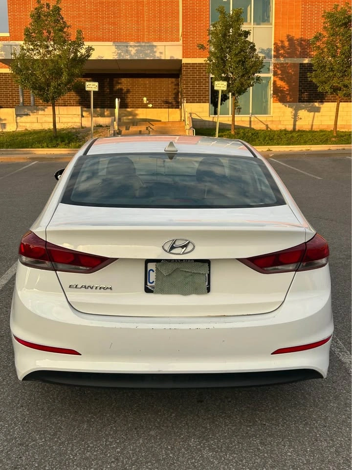 2018 Hyundai Elantra - photo 3