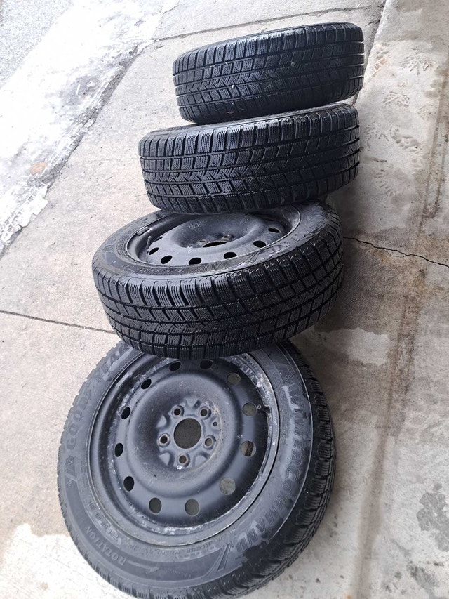 205/55R 16 Goodyear Winter tires on steel rims - Mazda 3 - photo 4