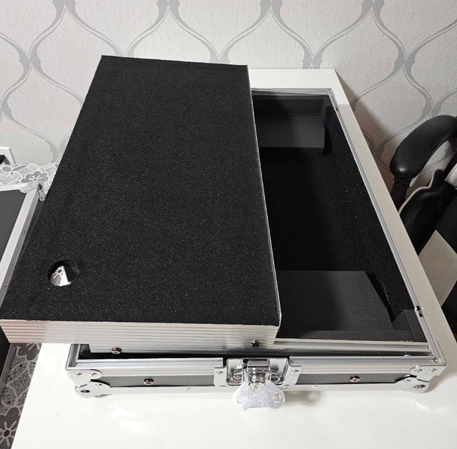 Native Instruments Traktor Kontrol S3 + Flight Case – Unused - photo 5