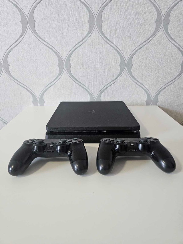 PS4 Console + 2 Controllers + 10 Games – Works, As-Is - photo 3