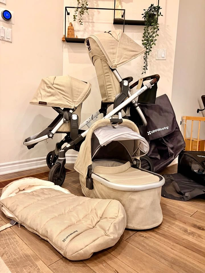 Uppababy Vista V2 Double Stroller + RumbleSeat + Bassinet