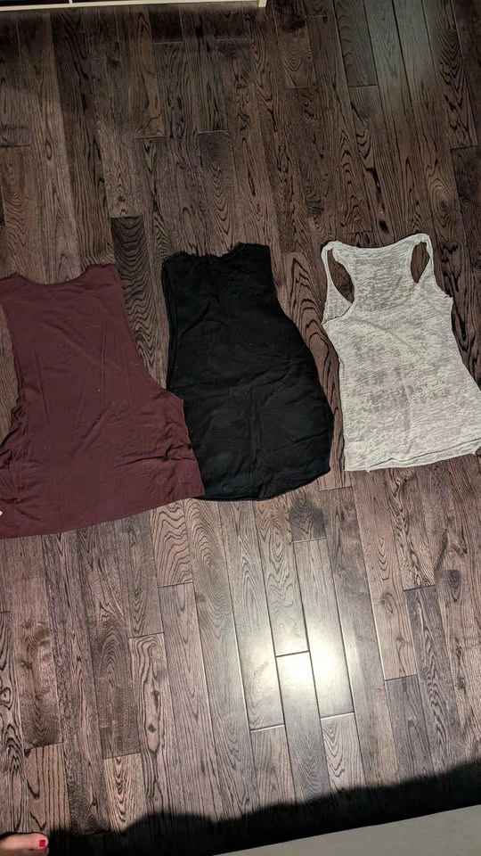 Bundle Women's Workout Tank Tops - photo 2