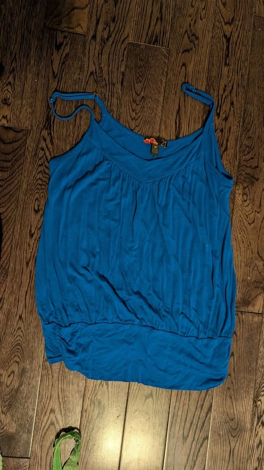 Small-medium Camisole Top Bundle - photo 4