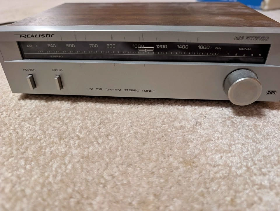 Realistic TM-152 AM-FM Stereo Tuner - photo 2
