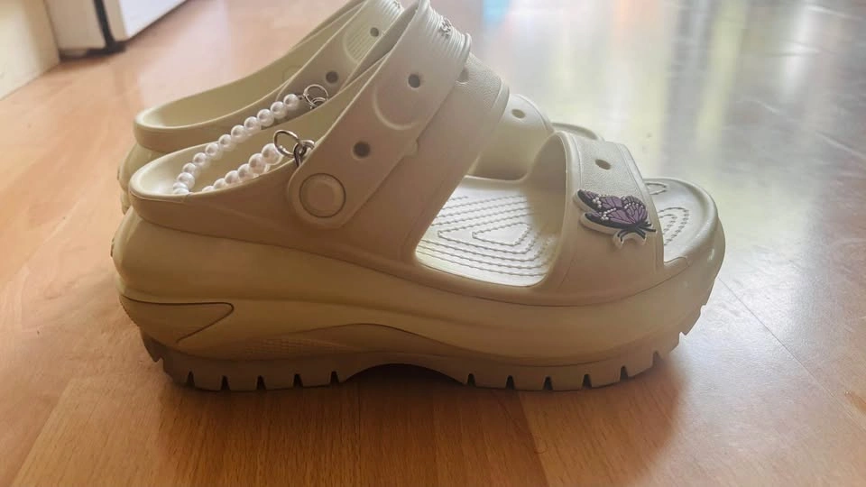 Crocs Mega Crush Sandal Beige size 7 Womens - photo 2