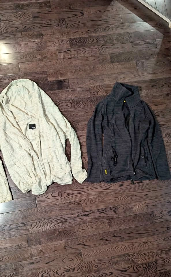Women's Wildfree XS Hoodie & Lole M Zip-Up Sweater