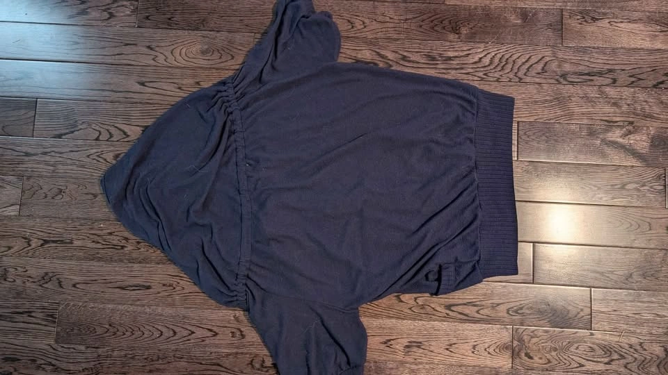 Aritzia shirt size XS (more a s-med) - photo 2