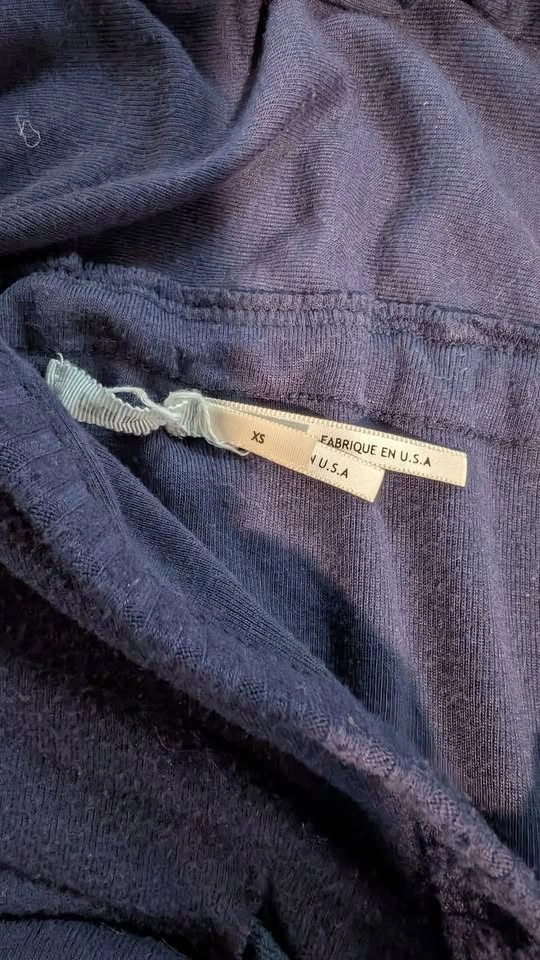 Aritzia shirt size XS (more a s-med) - photo 3