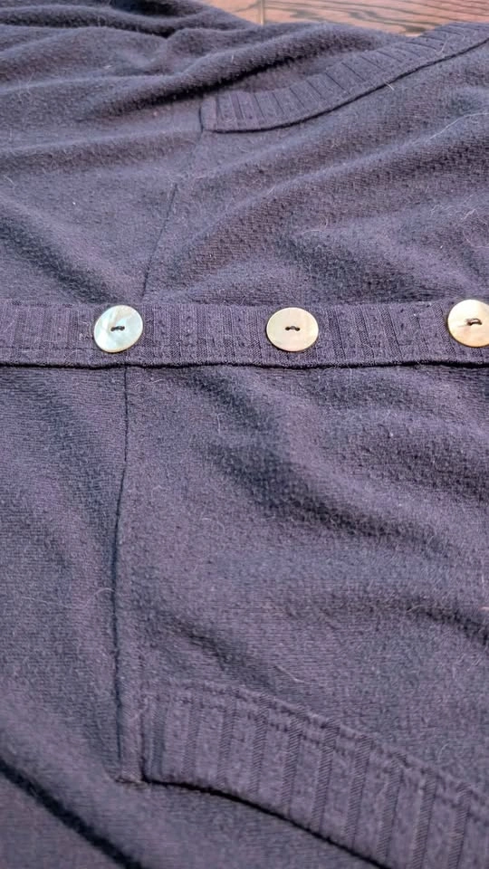 Aritzia shirt size XS (more a s-med) - photo 4