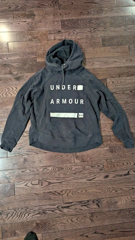 Women's Size M Under Armour Black Hoodie
