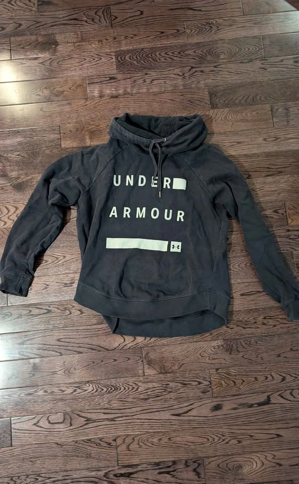 Women's Size M Under Armour Black Hoodie - photo 2