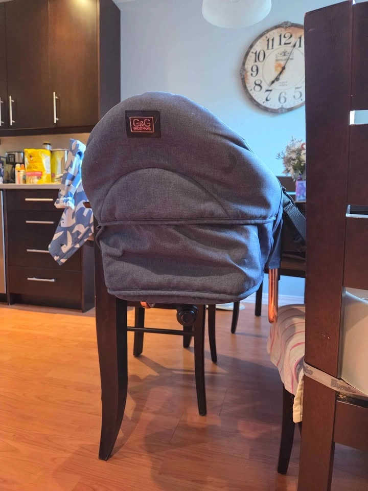 Portable hanging high chair - photo 3