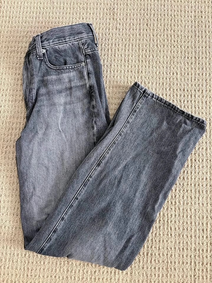 UNIQLO- Black straight leg jeans