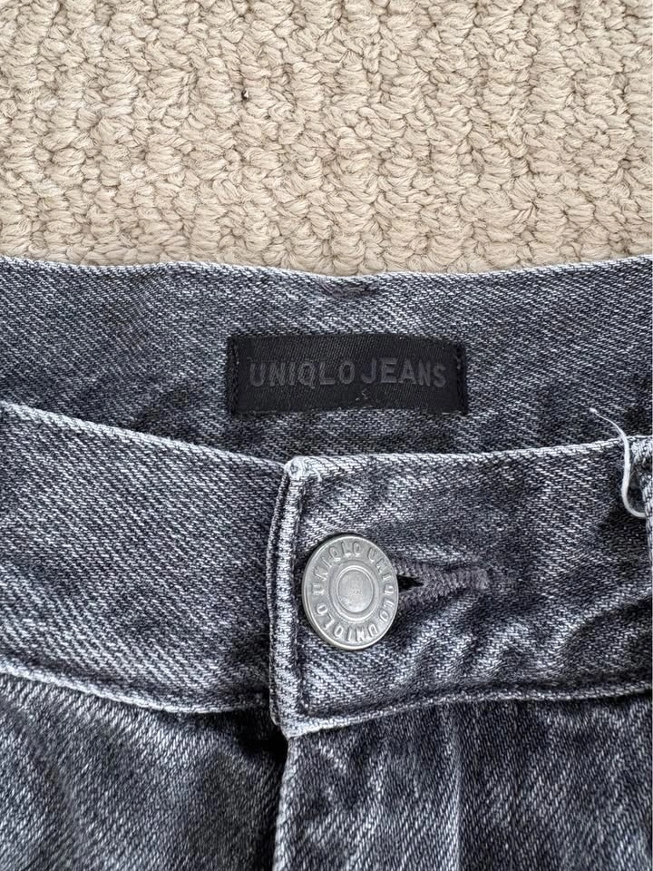 UNIQLO- Black straight leg jeans - photo 4