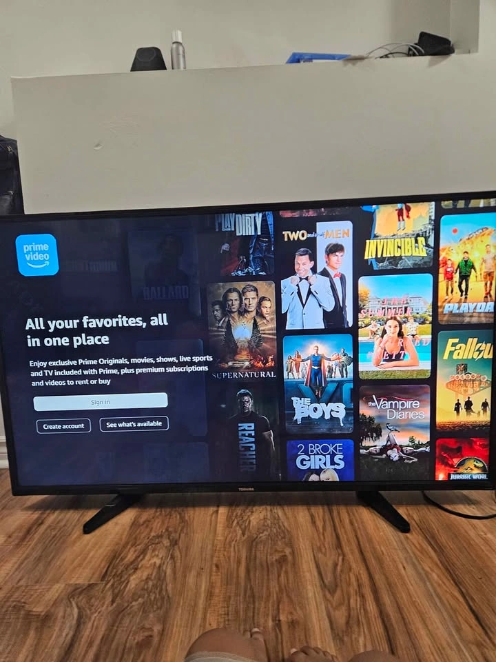 TOSHIBA SMART TV 49" - photo 2
