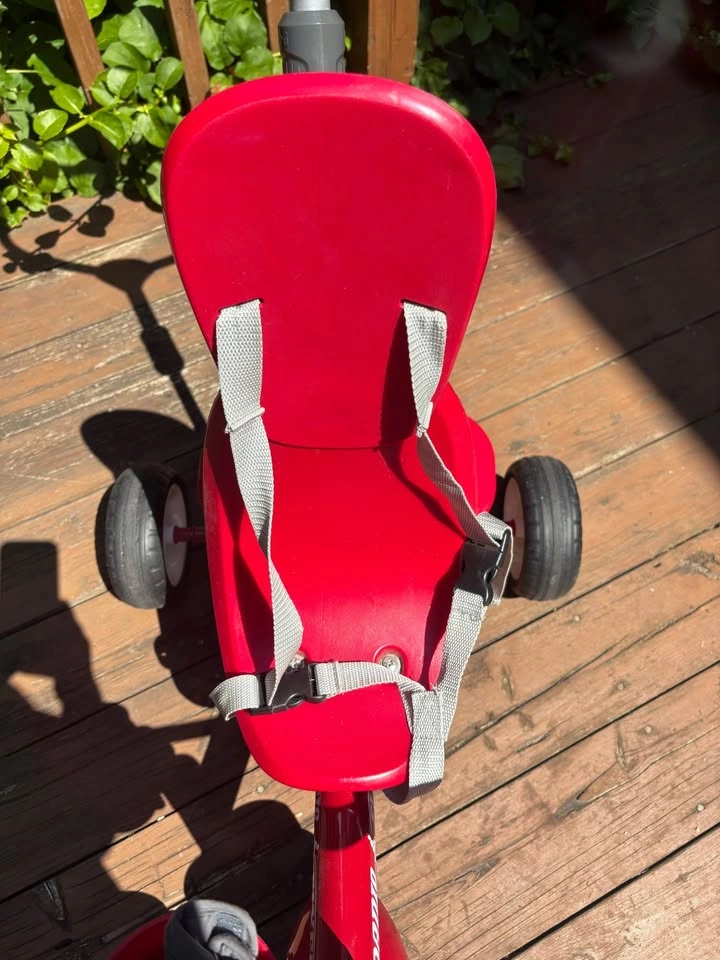 Radio Flyer Steer & Stroll Toddler Tricycle! Excellent Condition - photo 3