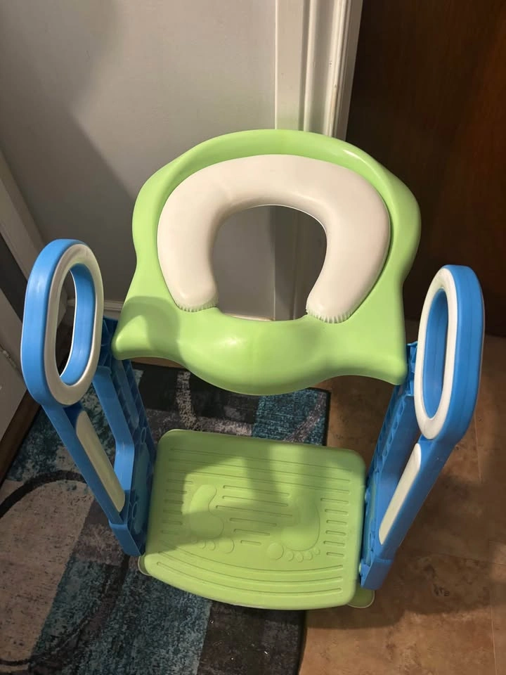 Adjustable Baby Toddler Potty Training Seat with Ladder - photo 2