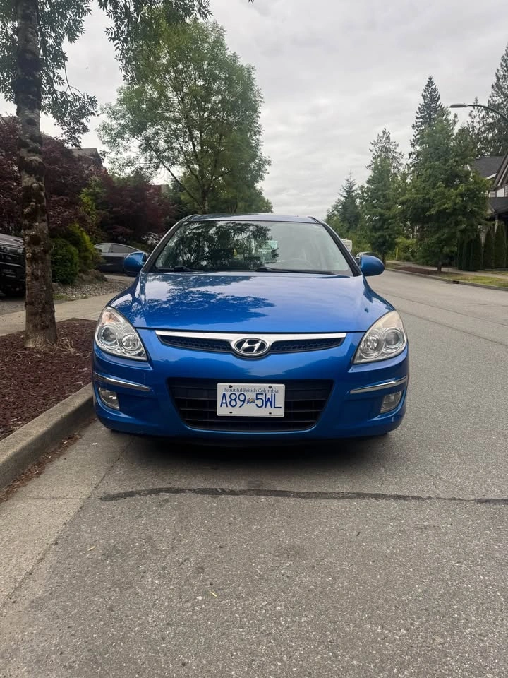 2011 Hyundai Elantra - photo 2