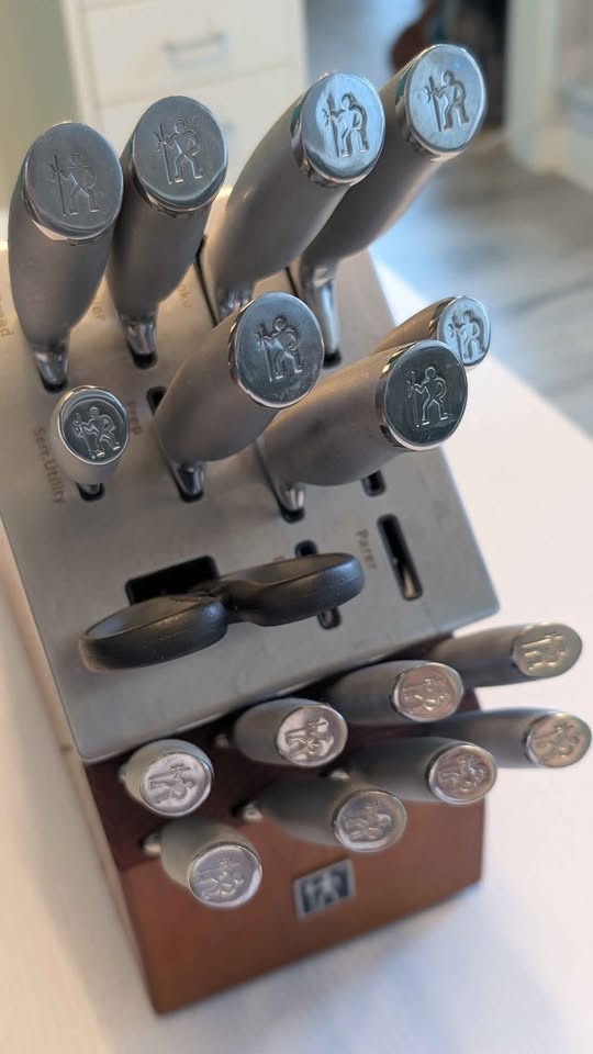 Henckels Modernist Self-Sharpening Knife Block Set - photo 2