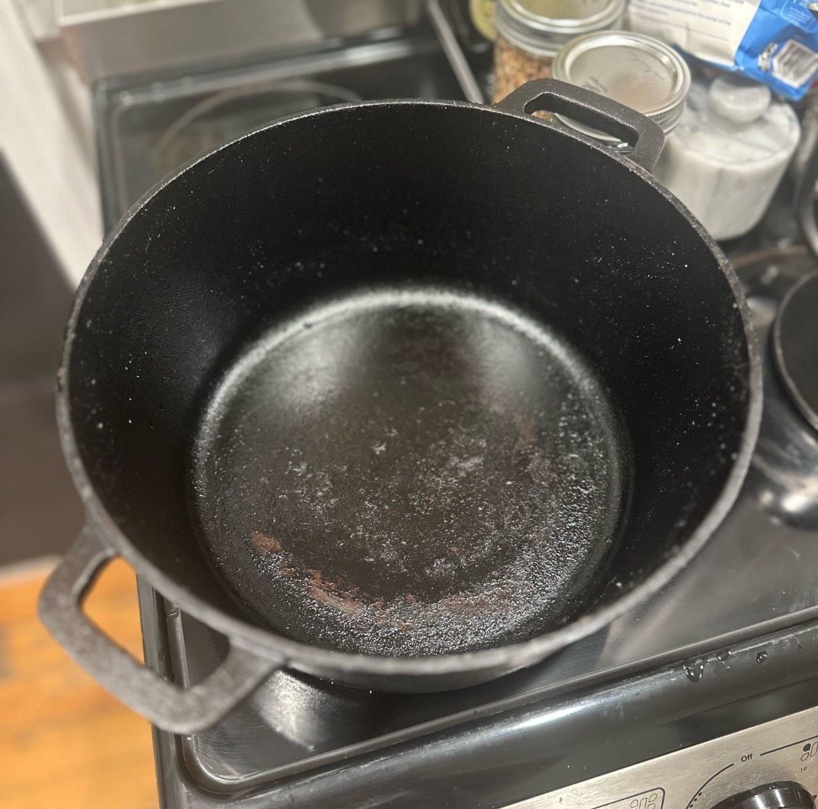 Cast Iron Dutch Oven Skillet - photo 2