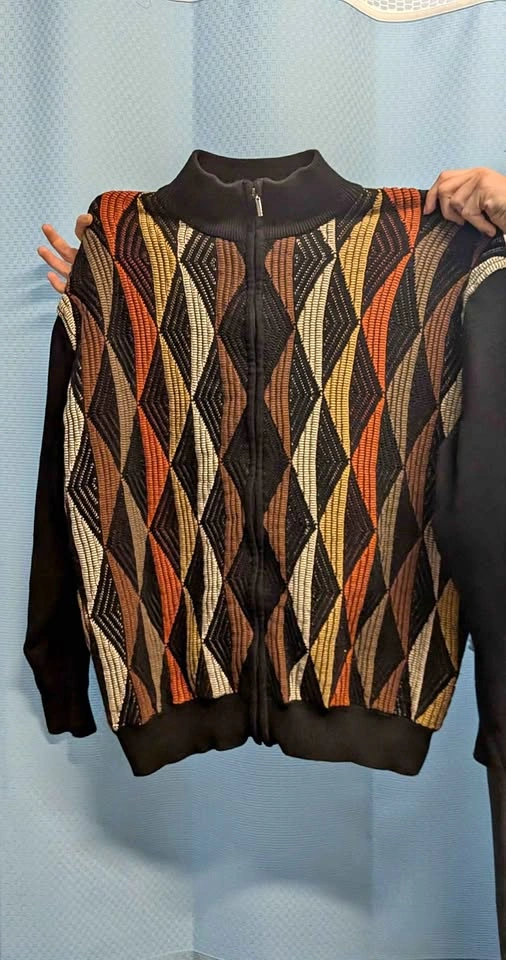 InSearch vintage style sweater