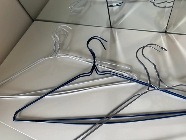 MAURICE Metal Hangers - photo 3