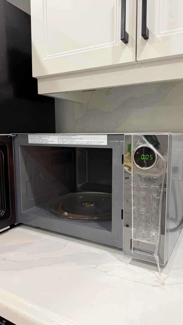 Westinghouse Microwave - photo 2