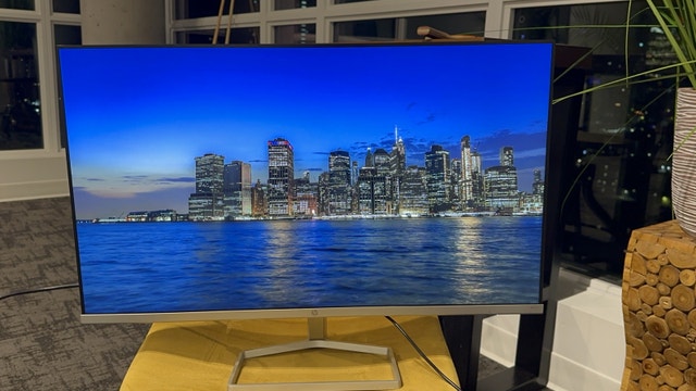 Hp 27” Ultra Sleek Monitor with Great Picture Quality