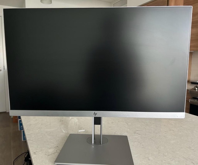 Hp Fully Adjustable Monitor || Like New