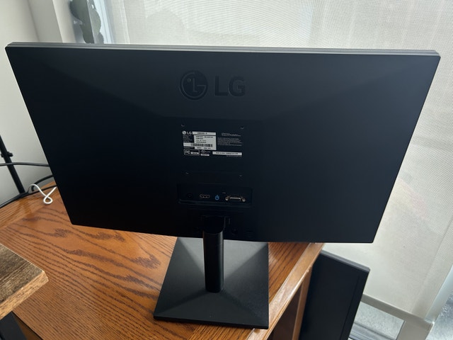 Lg FHD Gaming / Office Monitor || Mint Condition - photo 2