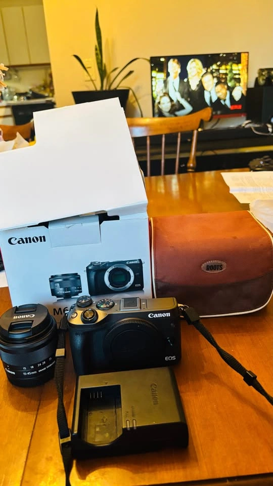 Canon EOS M6 Mirrorless Camera with 15-45mm Lens Kit - photo 4