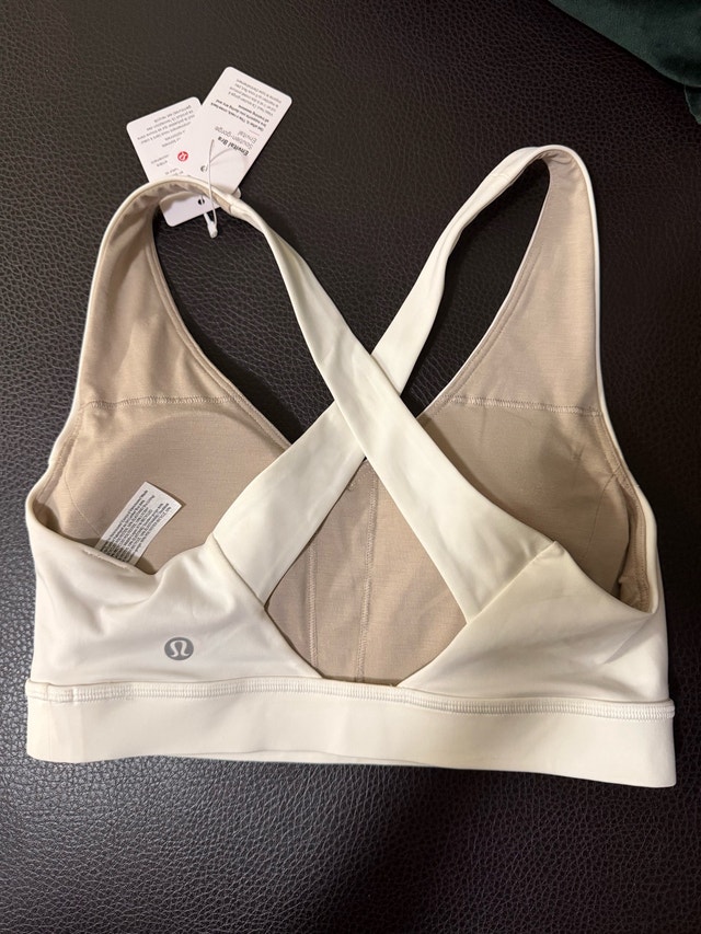 Lululemon Sports Bra Size 4 - photo 2