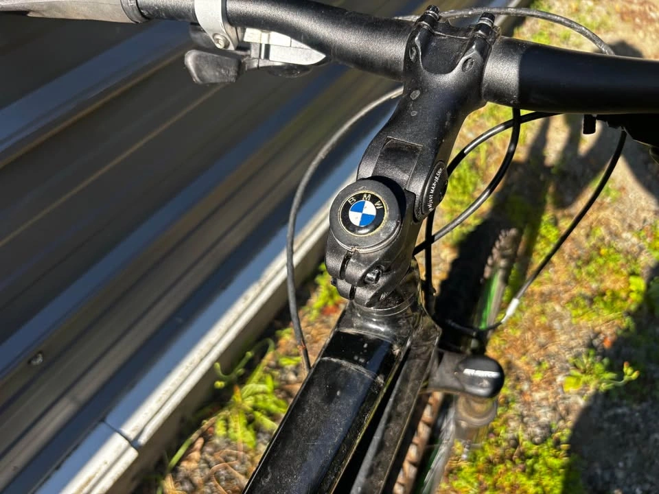 BMW M Pedal Bike - photo 3