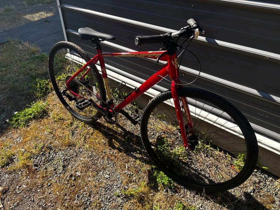 Hyper 700c Gravel / Hybrid Bike – 17" Aluminum Frame - photo 2