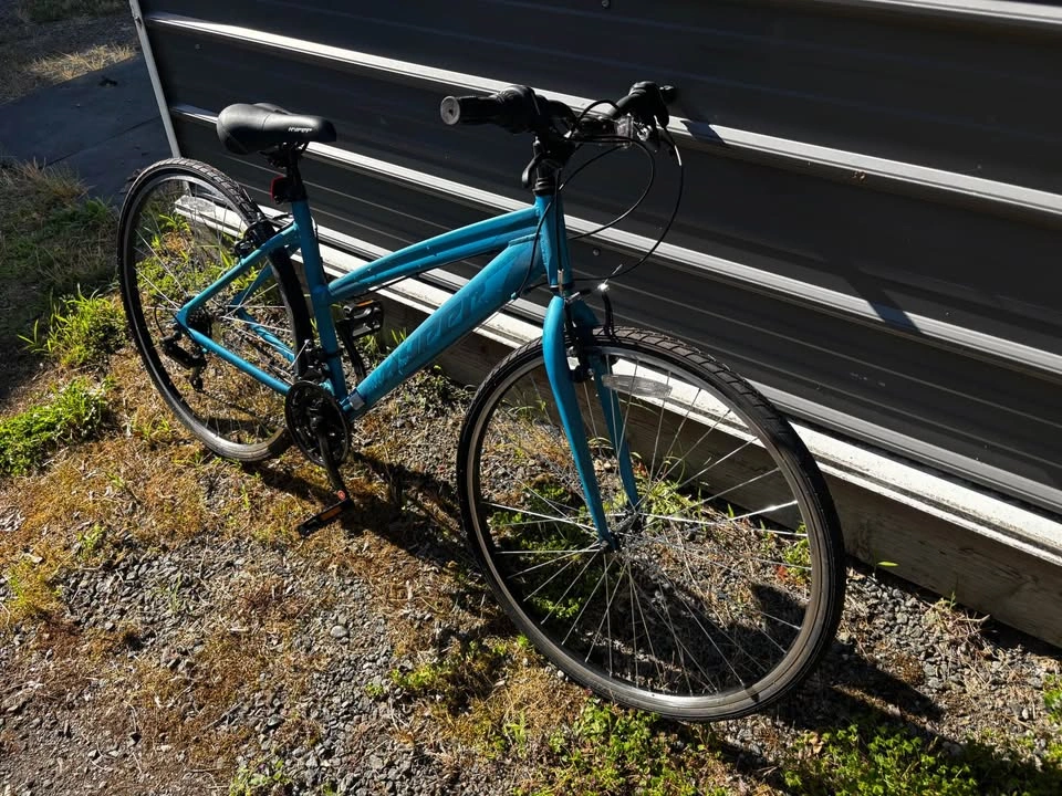 Hyper Hybrid Adult Bike *Like New* - photo 2