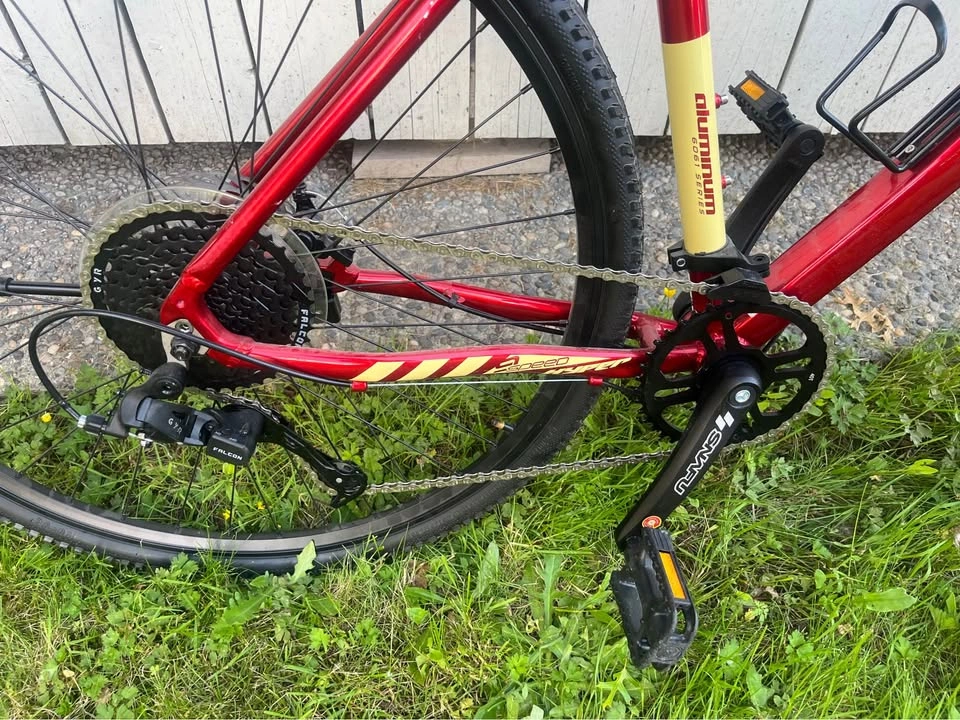 Like New Hyper 700c Gravel / Hybrid Bike 17" Aluminum Frame - photo 5
