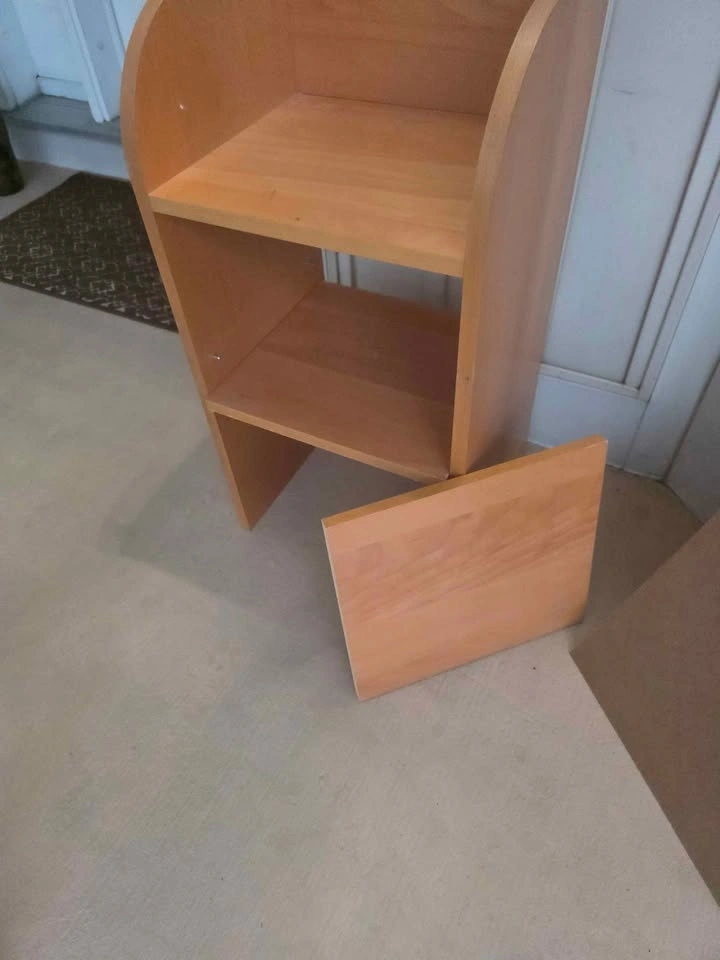 Light Wood 3-Shelf Bookshelf/ Nightstand - photo 4