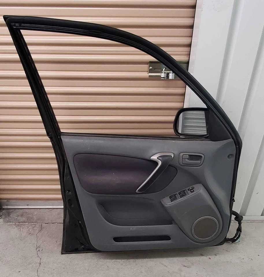 2002 Toyota RAV4 Driverside Door - photo 3