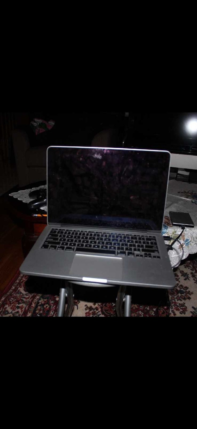 Apple MacBook Pro - photo 2