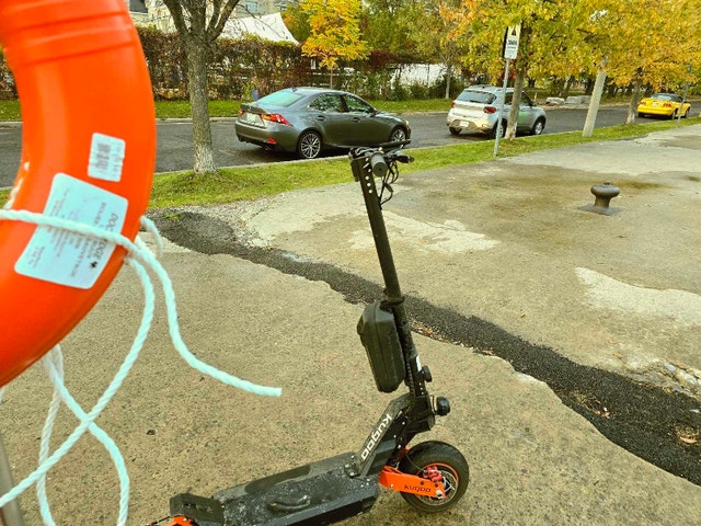 Kugoo G2 Max Electric Scooter - photo 4