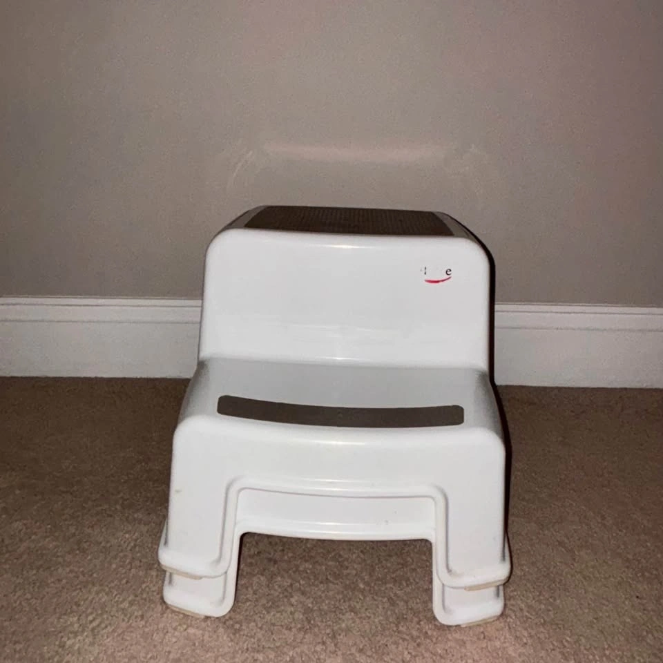 Kids stools - 2 plastic iLove kids stools - photo 2