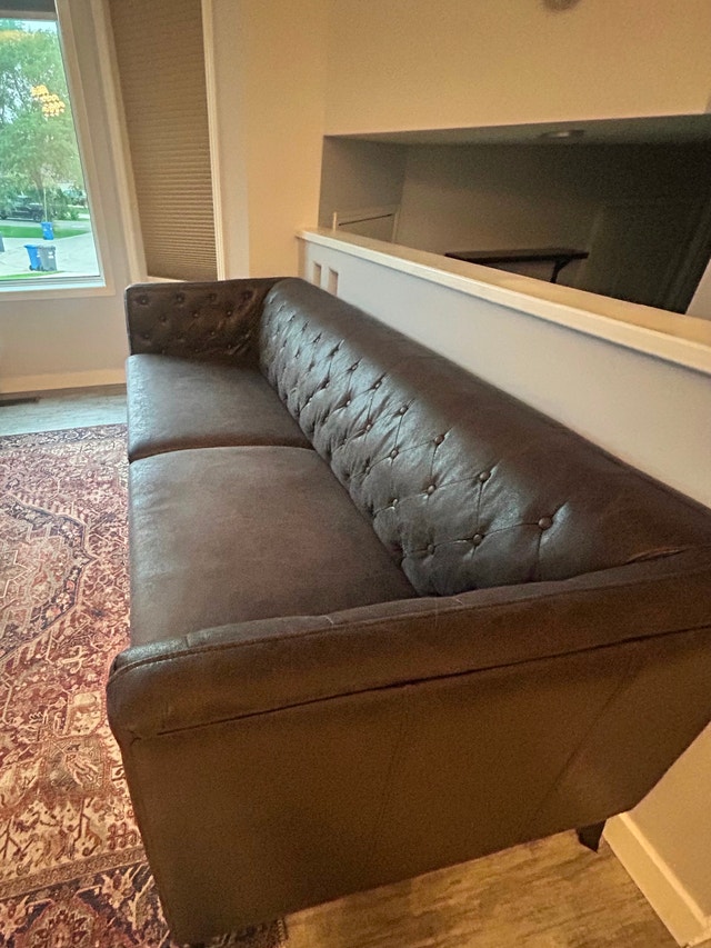 FOR SALE: Chesterfield-Style Sofa — Espresso - photo 3