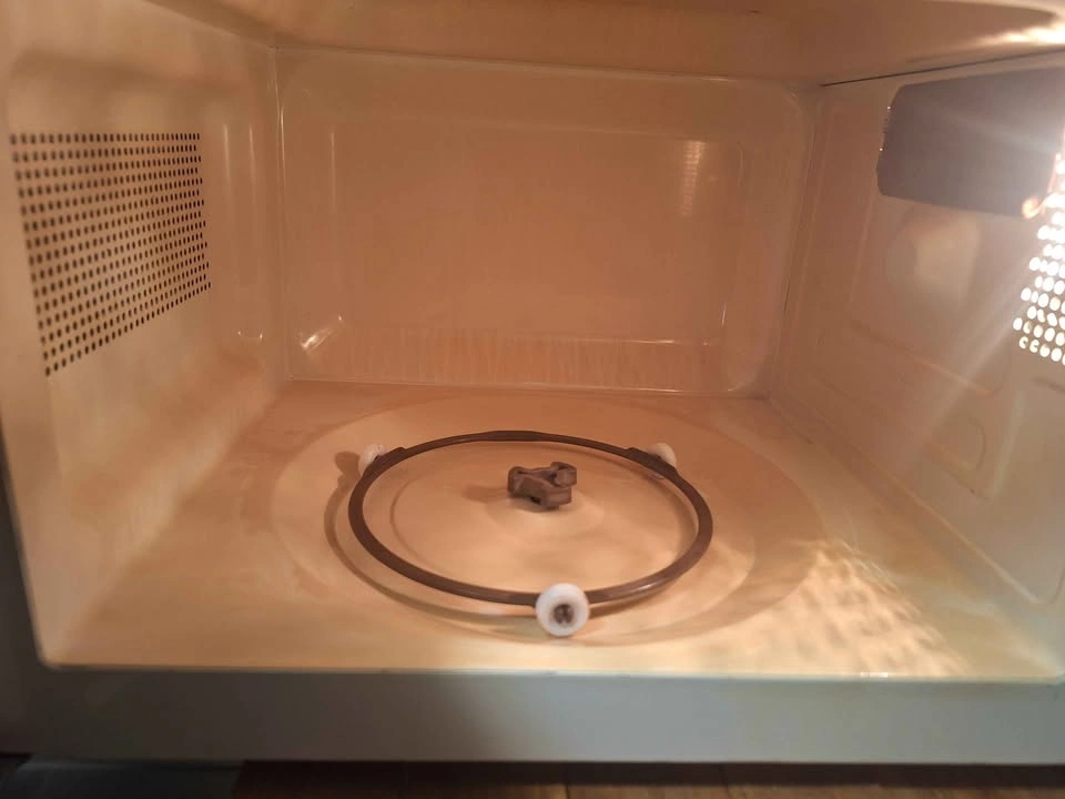 RCA Microwave - photo 2